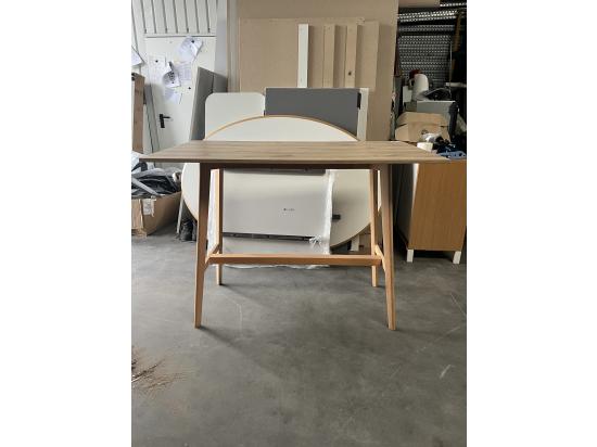 Stół drewniany wysoki