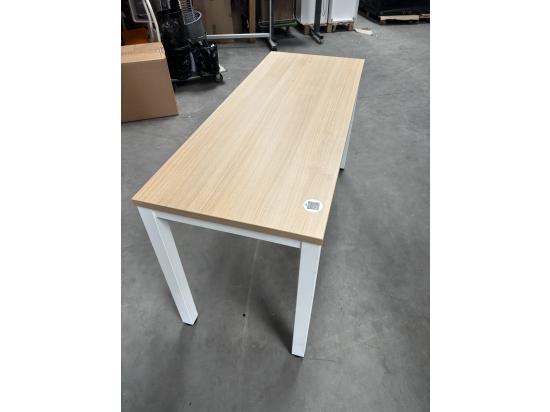 Stolik drewnopodobny 140 x 55