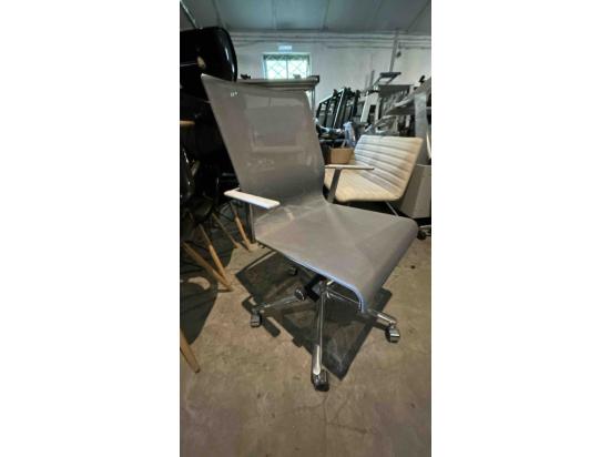 Krzesło konferencyjne ICF na kółkach